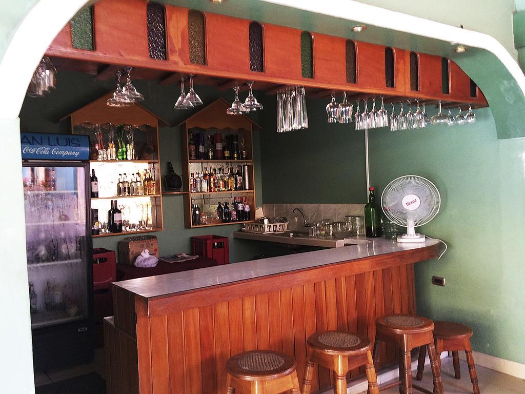 Hotel & Suites La Posada De Lobo Икитос Екстериор снимка