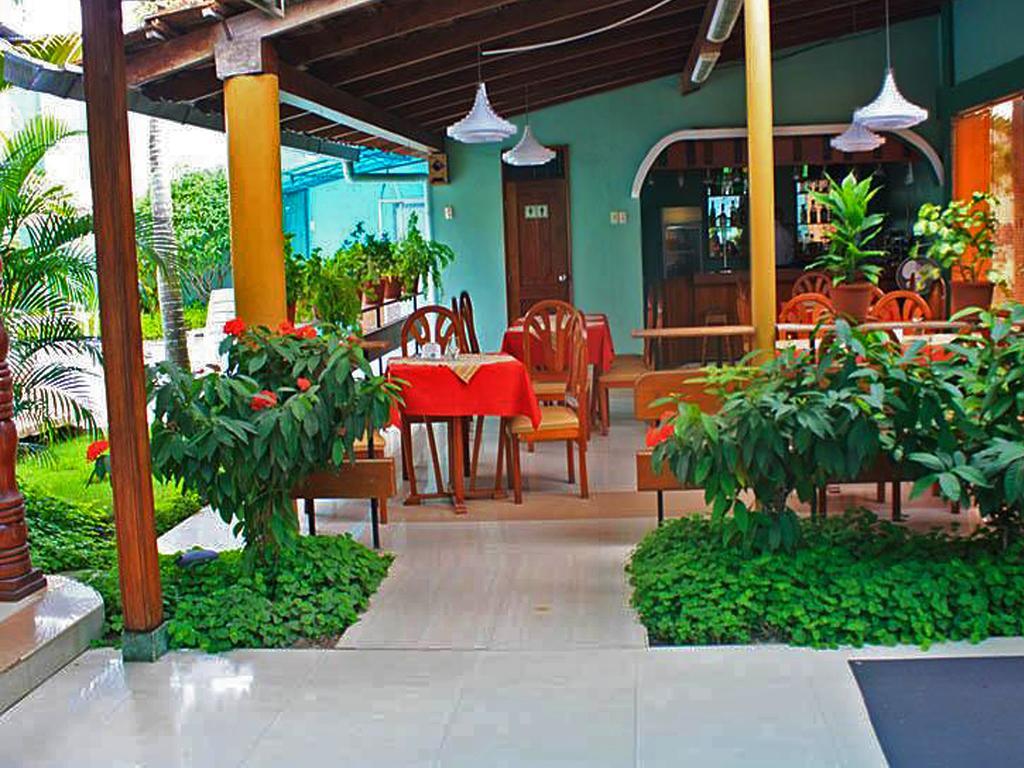 Hotel & Suites La Posada De Lobo Икитос Екстериор снимка